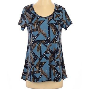 ✨NWT✨ LuLaRoe Blue + Feather Print Classic T Shirt